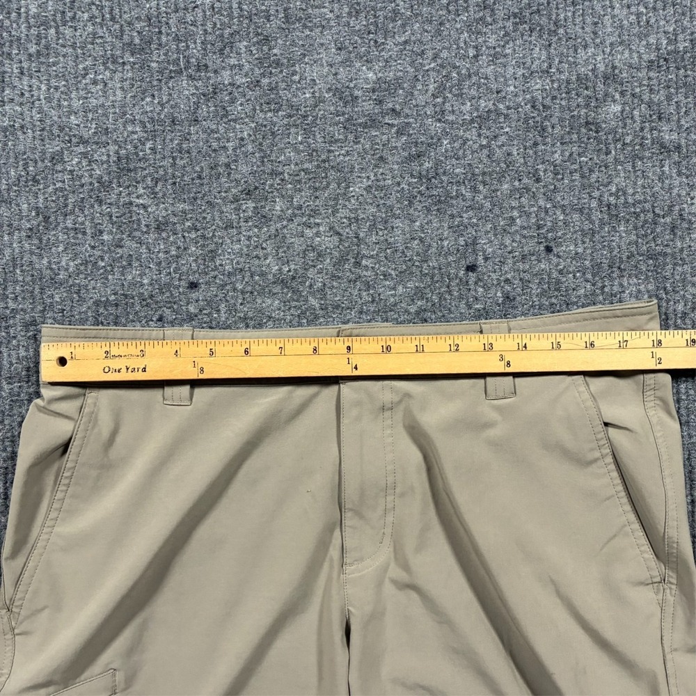 Columbia Mens Cargo Shorts Size 36 Omni-Shield Khaki Hiking Outdoor Performance - Picture 6 of 11